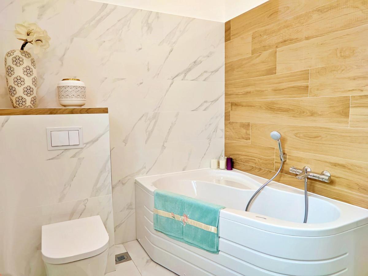 Luxury Sunrise Jacuzzi Apts, 50 M From The Lägenhet *
