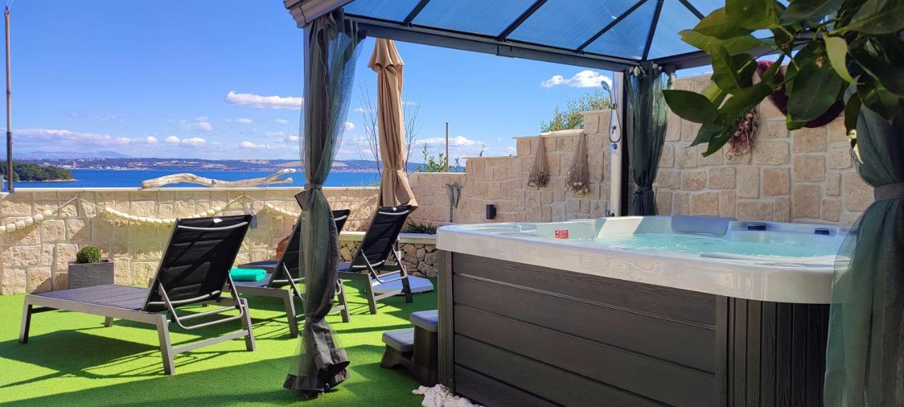 Luxury Sunrise Jacuzzi Apts, 50 M From The Kali
