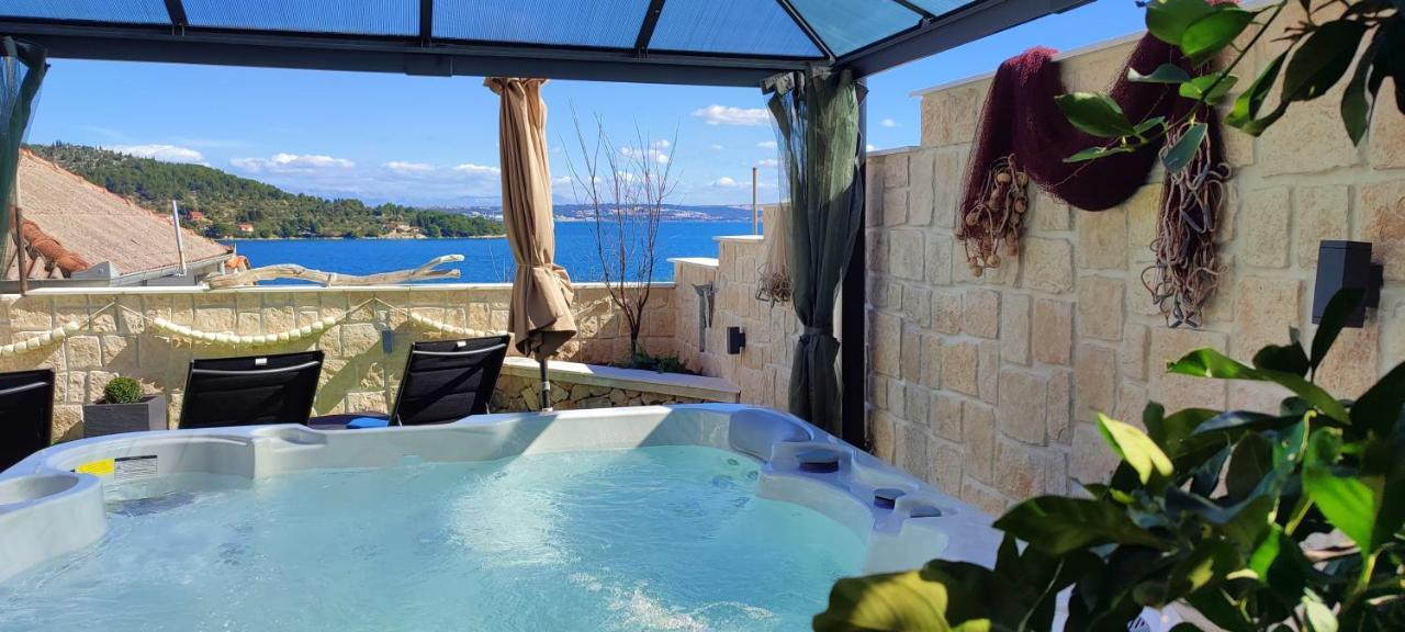 Luxury Sunrise Jacuzzi Apts, 50 M From The Lägenhet