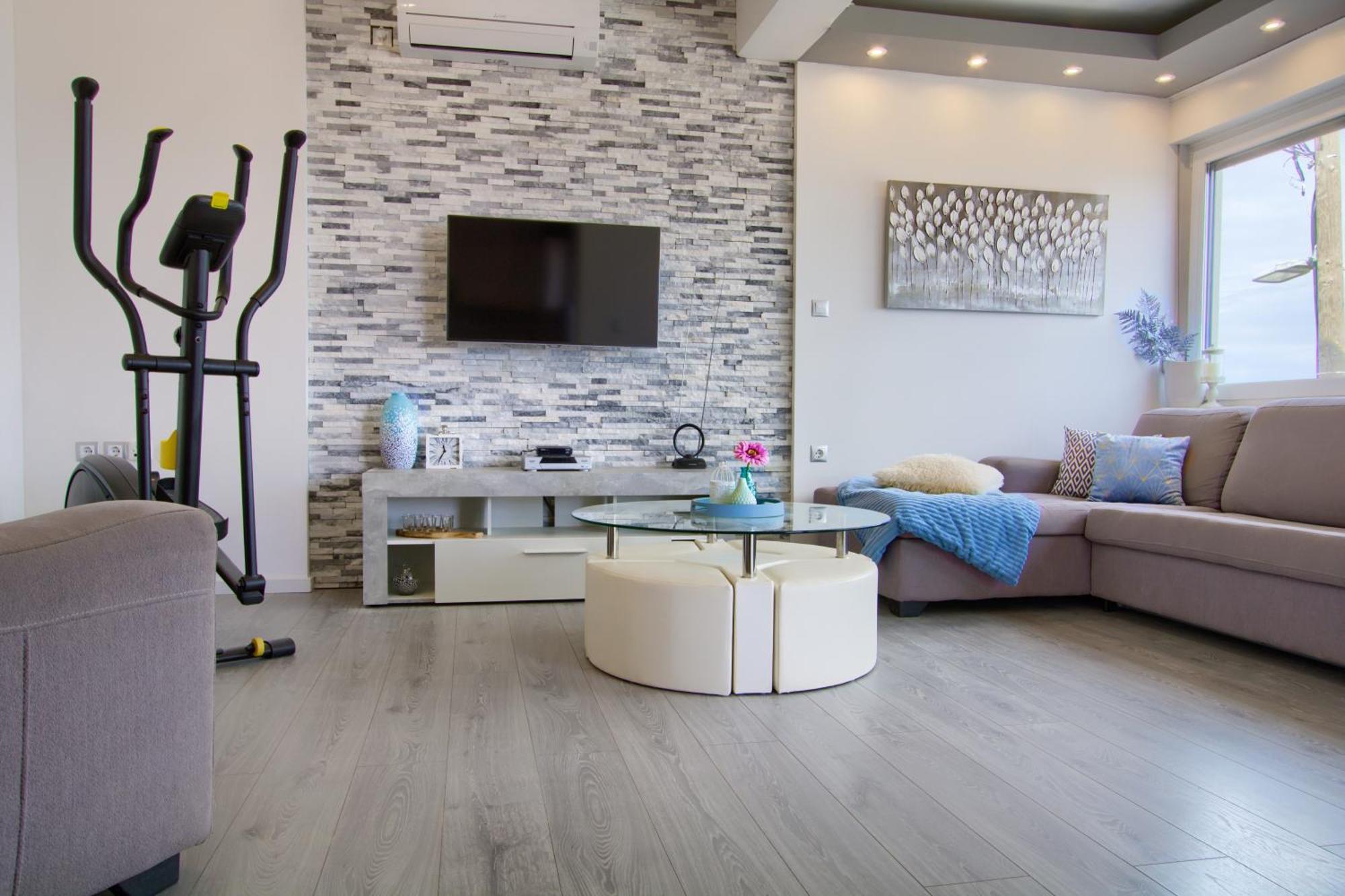 Luxury Sunrise Jacuzzi Apts, 50 M From The *