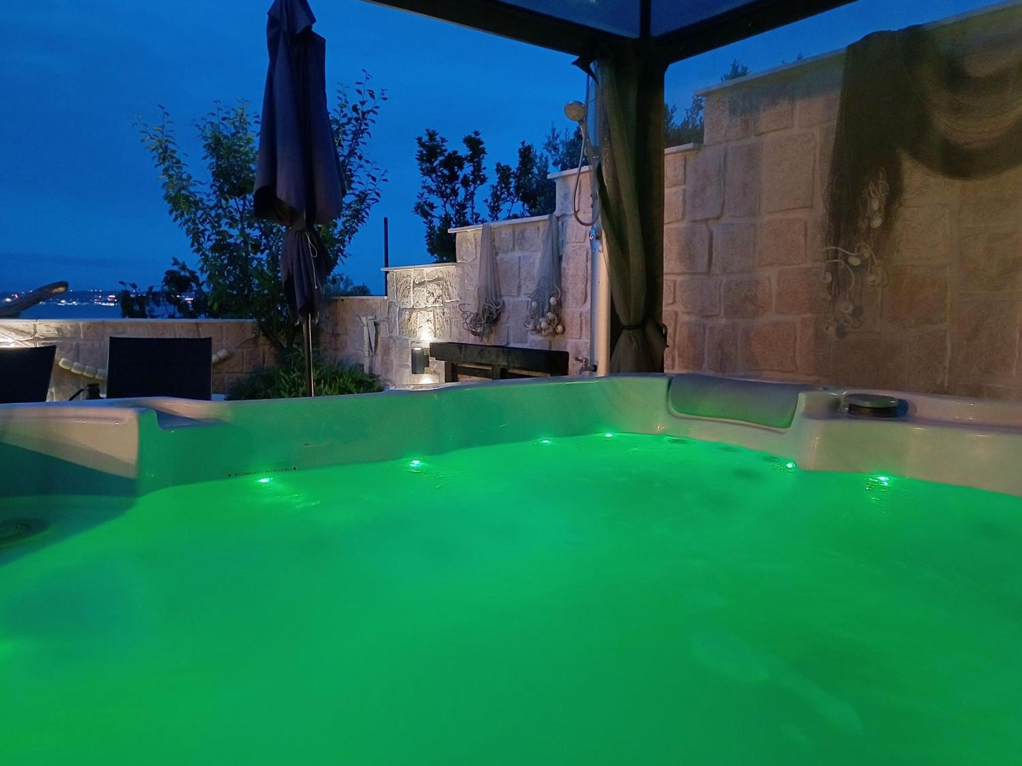 Luxury Sunrise Jacuzzi Apts, 50 M From The * Kali