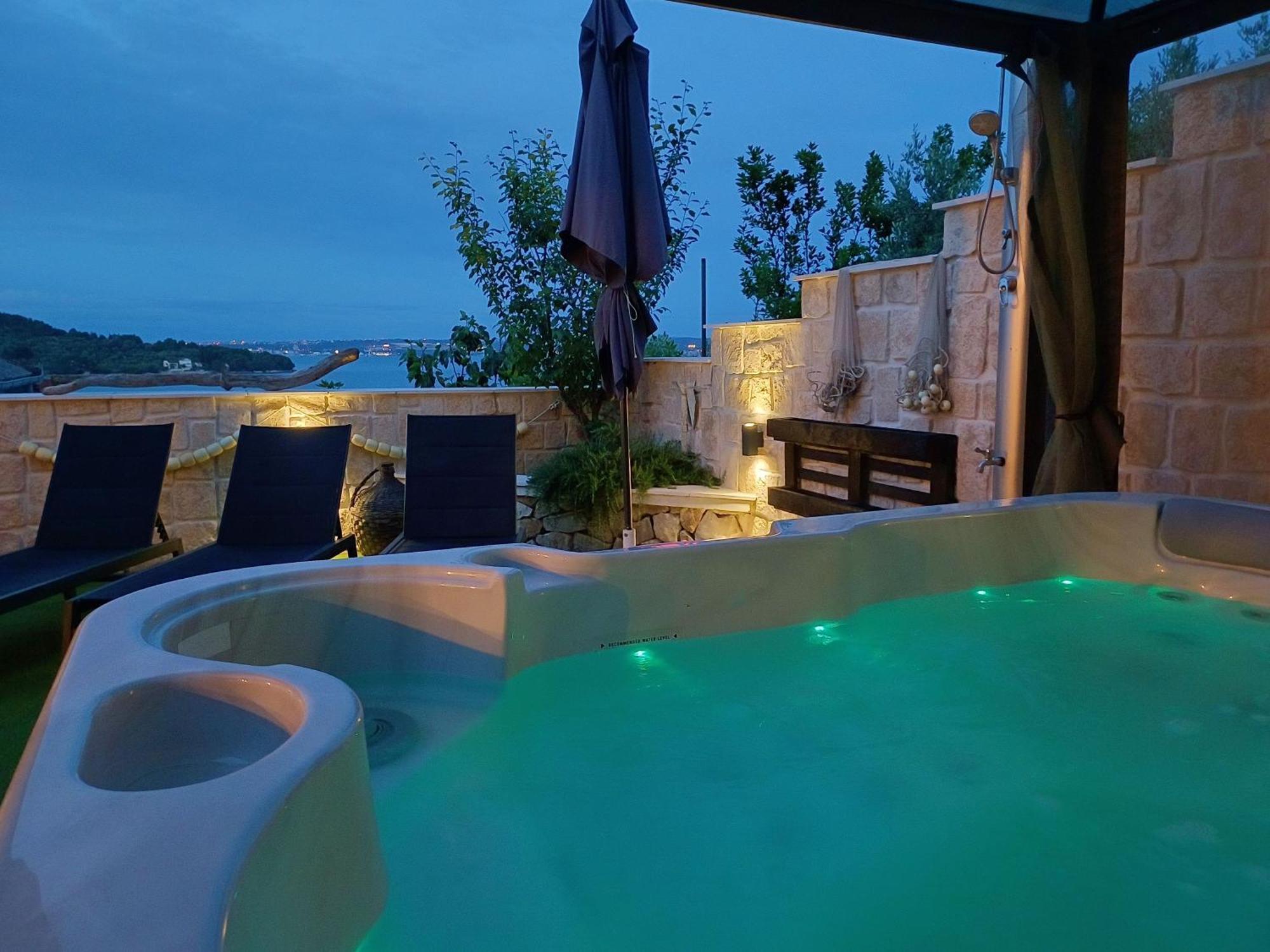 Luxury Sunrise Jacuzzi Apts, 50 M From The Lägenhet Kali