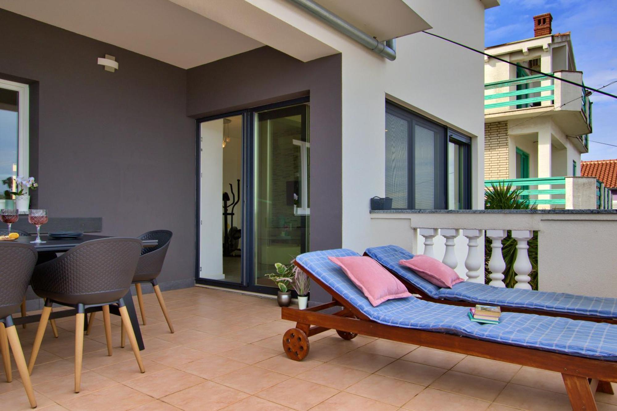 Luxury Sunrise Jacuzzi Apts, 50 M From The Kali